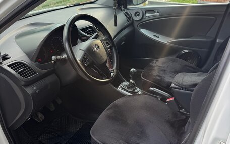 Hyundai Solaris II рестайлинг, 2016 год, 650 000 рублей, 5 фотография