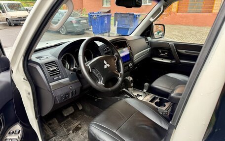 Mitsubishi Pajero IV, 2010 год, 1 585 000 рублей, 9 фотография