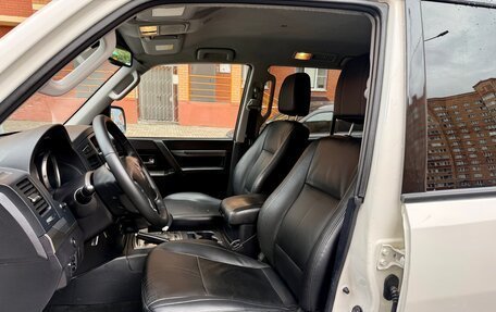 Mitsubishi Pajero IV, 2010 год, 1 585 000 рублей, 10 фотография