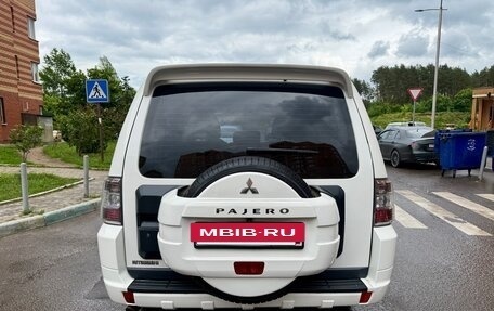 Mitsubishi Pajero IV, 2010 год, 1 585 000 рублей, 5 фотография