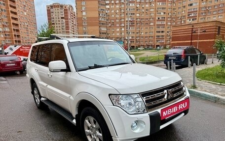 Mitsubishi Pajero IV, 2010 год, 1 585 000 рублей, 3 фотография