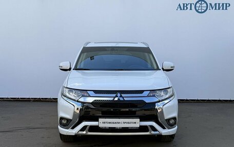Mitsubishi Outlander III рестайлинг 3, 2022 год, 2 900 000 рублей, 2 фотография