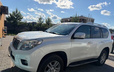 Toyota Land Cruiser Prado 150 рестайлинг 2, 2013 год, 2 750 000 рублей, 2 фотография