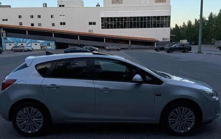 Opel Astra J, 2011 год, 850 000 рублей, 3 фотография