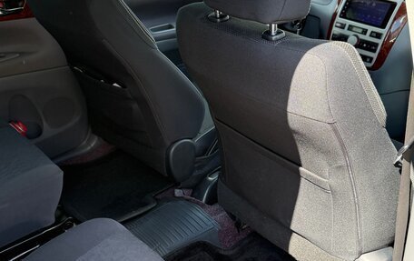 Toyota Avensis Verso I рестайлинг, 2002 год, 900 000 рублей, 10 фотография