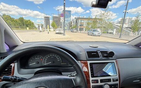 Toyota Avensis Verso I рестайлинг, 2002 год, 900 000 рублей, 14 фотография