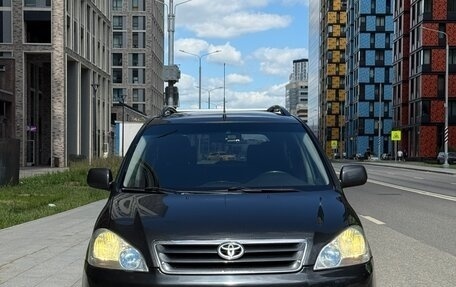 Toyota Avensis Verso I рестайлинг, 2002 год, 900 000 рублей, 2 фотография