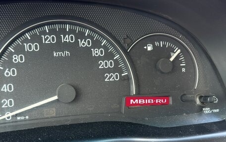 Toyota Avensis Verso I рестайлинг, 2002 год, 900 000 рублей, 15 фотография