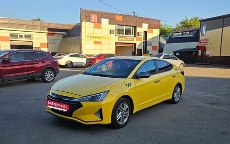 Hyundai Elantra VI рестайлинг, 2019 год, 950 000 рублей, 3 фотография