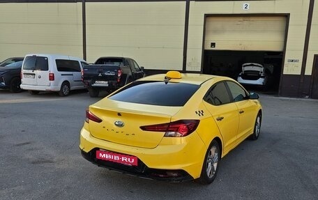 Hyundai Elantra VI рестайлинг, 2019 год, 950 000 рублей, 4 фотография