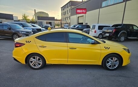Hyundai Elantra VI рестайлинг, 2019 год, 950 000 рублей, 7 фотография