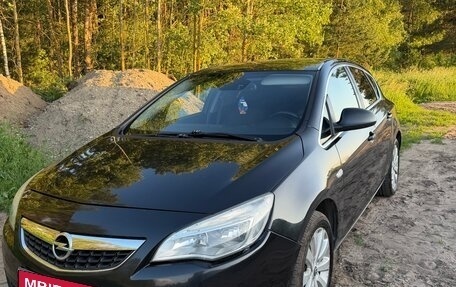 Opel Astra J, 2010 год, 560 000 рублей, 1 фотография