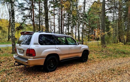 Toyota Land Cruiser 100 рестайлинг 2, 2001 год, 1 550 000 рублей, 10 фотография