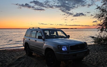 Toyota Land Cruiser 100 рестайлинг 2, 2001 год, 1 550 000 рублей, 17 фотография