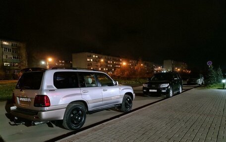 Toyota Land Cruiser 100 рестайлинг 2, 2001 год, 1 550 000 рублей, 21 фотография