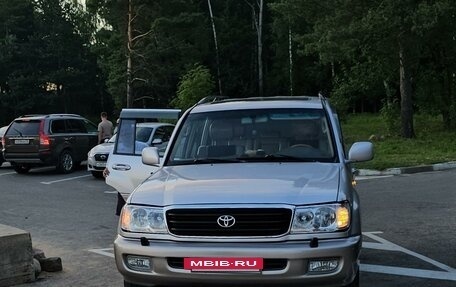 Toyota Land Cruiser 100 рестайлинг 2, 2001 год, 1 550 000 рублей, 18 фотография