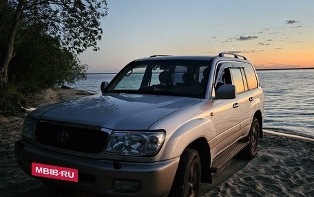 Toyota Land Cruiser 100 рестайлинг 2, 2001 год, 1 550 000 рублей, 16 фотография