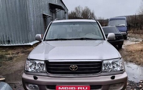 Toyota Land Cruiser 100 рестайлинг 2, 2001 год, 1 550 000 рублей, 19 фотография