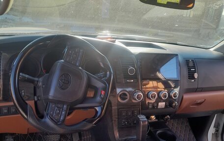 Toyota Sequoia II рестайлинг, 2011 год, 3 550 000 рублей, 5 фотография