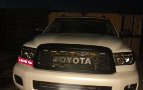 Toyota Sequoia II рестайлинг, 2011 год, 3 550 000 рублей, 1 фотография