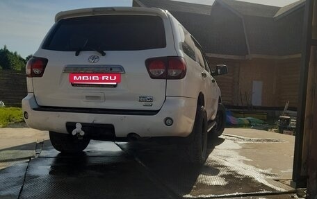 Toyota Sequoia II рестайлинг, 2011 год, 3 550 000 рублей, 2 фотография