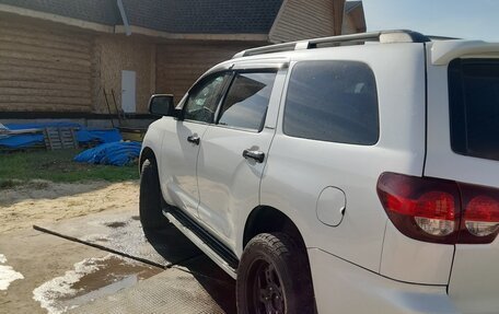 Toyota Sequoia II рестайлинг, 2011 год, 3 550 000 рублей, 22 фотография
