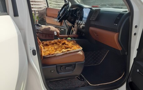 Toyota Sequoia II рестайлинг, 2011 год, 3 550 000 рублей, 24 фотография