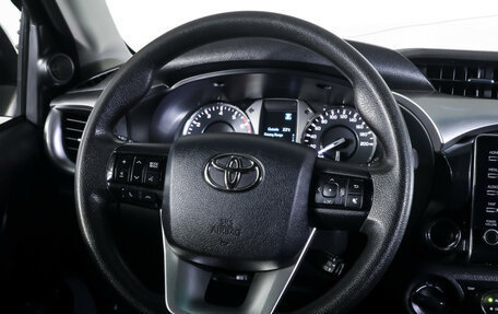 Toyota Hilux VIII, 2022 год, 4 400 000 рублей, 13 фотография
