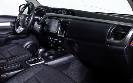 Toyota Hilux VIII, 2022 год, 4 400 000 рублей, 10 фотография