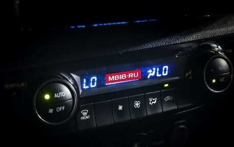 Toyota Hilux VIII, 2022 год, 4 400 000 рублей, 17 фотография
