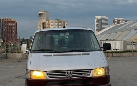 Volkswagen Multivan T4, 2003 год, 450 000 рублей, 2 фотография