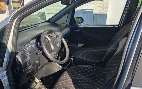 Opel Zafira A рестайлинг, 2004 год, 550 000 рублей, 4 фотография