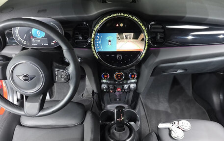 MINI Hatch, 2023 год, 1 900 000 рублей, 8 фотография