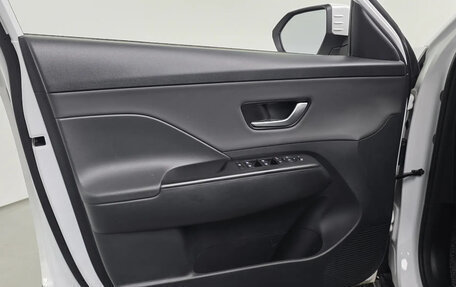 Hyundai Kona, 2023 год, 1 720 000 рублей, 21 фотография