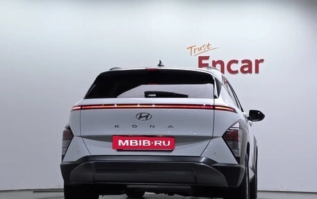 Hyundai Kona, 2023 год, 1 720 000 рублей, 4 фотография