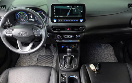 Hyundai Kona, 2023 год, 1 700 000 рублей, 8 фотография