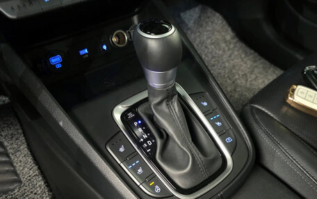 Hyundai Kona, 2023 год, 1 700 000 рублей, 12 фотография