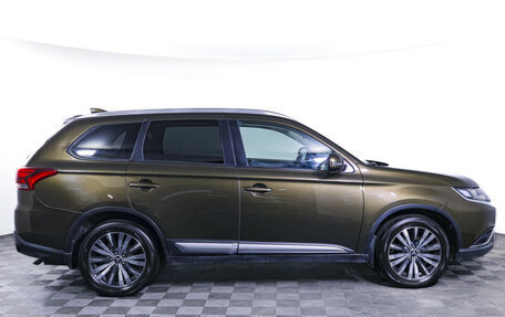 Mitsubishi Outlander III рестайлинг 3, 2019 год, 2 190 000 рублей, 4 фотография