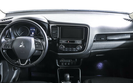 Mitsubishi Outlander III рестайлинг 3, 2019 год, 2 190 000 рублей, 14 фотография