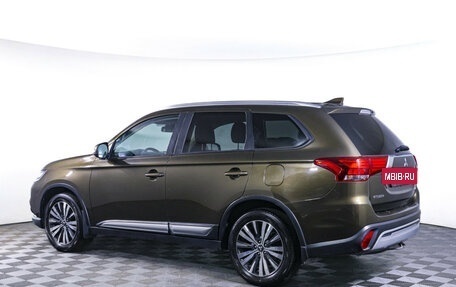 Mitsubishi Outlander III рестайлинг 3, 2019 год, 2 190 000 рублей, 8 фотография