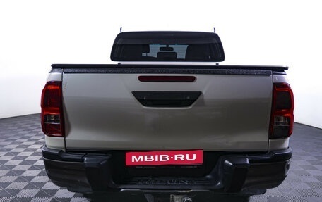 Toyota Hilux VIII, 2020 год, 4 290 000 рублей, 7 фотография