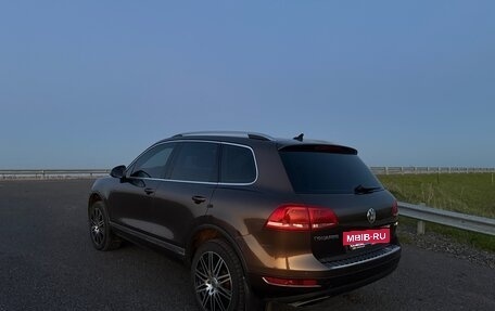 Volkswagen Touareg III, 2011 год, 2 050 000 рублей, 5 фотография