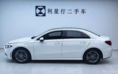 Mercedes-Benz A-Класс, 2023 год, 1 550 000 рублей, 3 фотография