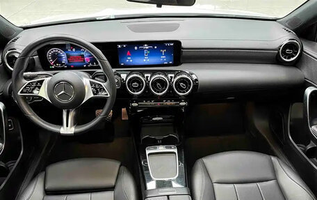 Mercedes-Benz A-Класс, 2023 год, 1 599 000 рублей, 8 фотография