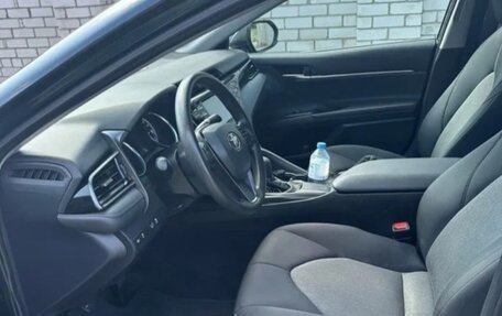 Toyota Camry, 2019 год, 2 350 000 рублей, 6 фотография