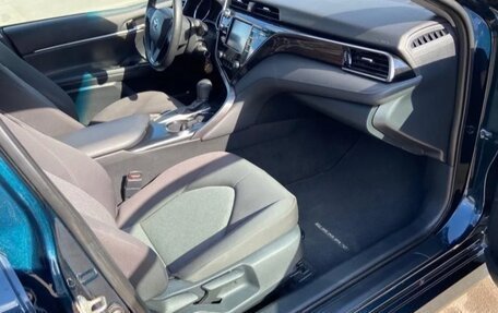 Toyota Camry, 2019 год, 2 350 000 рублей, 9 фотография