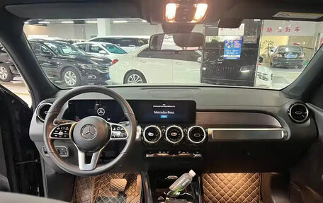 Mercedes-Benz GLB, 2023 год, 2 300 000 рублей, 9 фотография