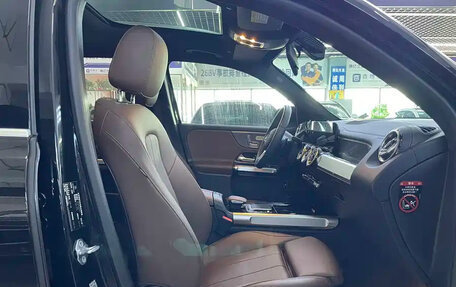 Mercedes-Benz GLB, 2022 год, 2 400 000 рублей, 9 фотография