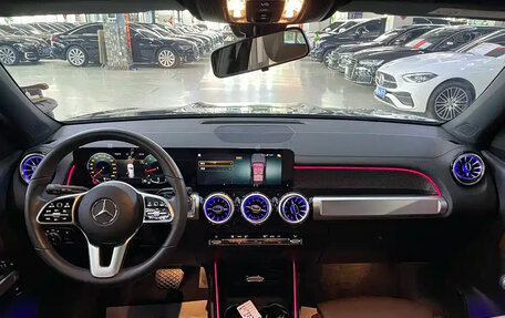 Mercedes-Benz GLB, 2022 год, 2 400 000 рублей, 8 фотография