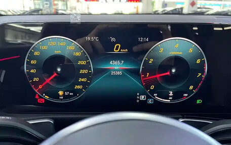 Mercedes-Benz GLB, 2022 год, 2 400 000 рублей, 11 фотография